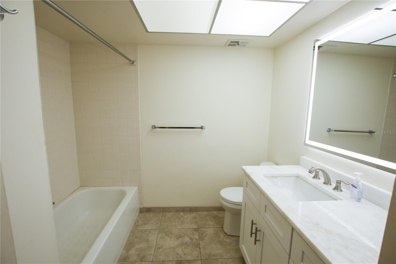 2360 Shelly Dr #b Property Photo 33