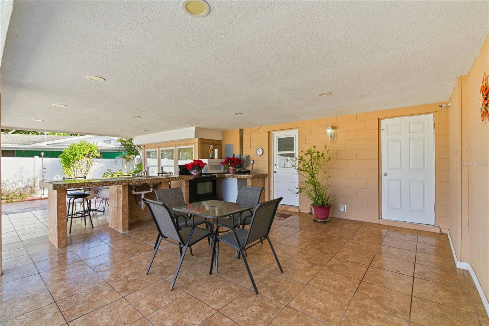4914 Holiday Dr Property Photo 19