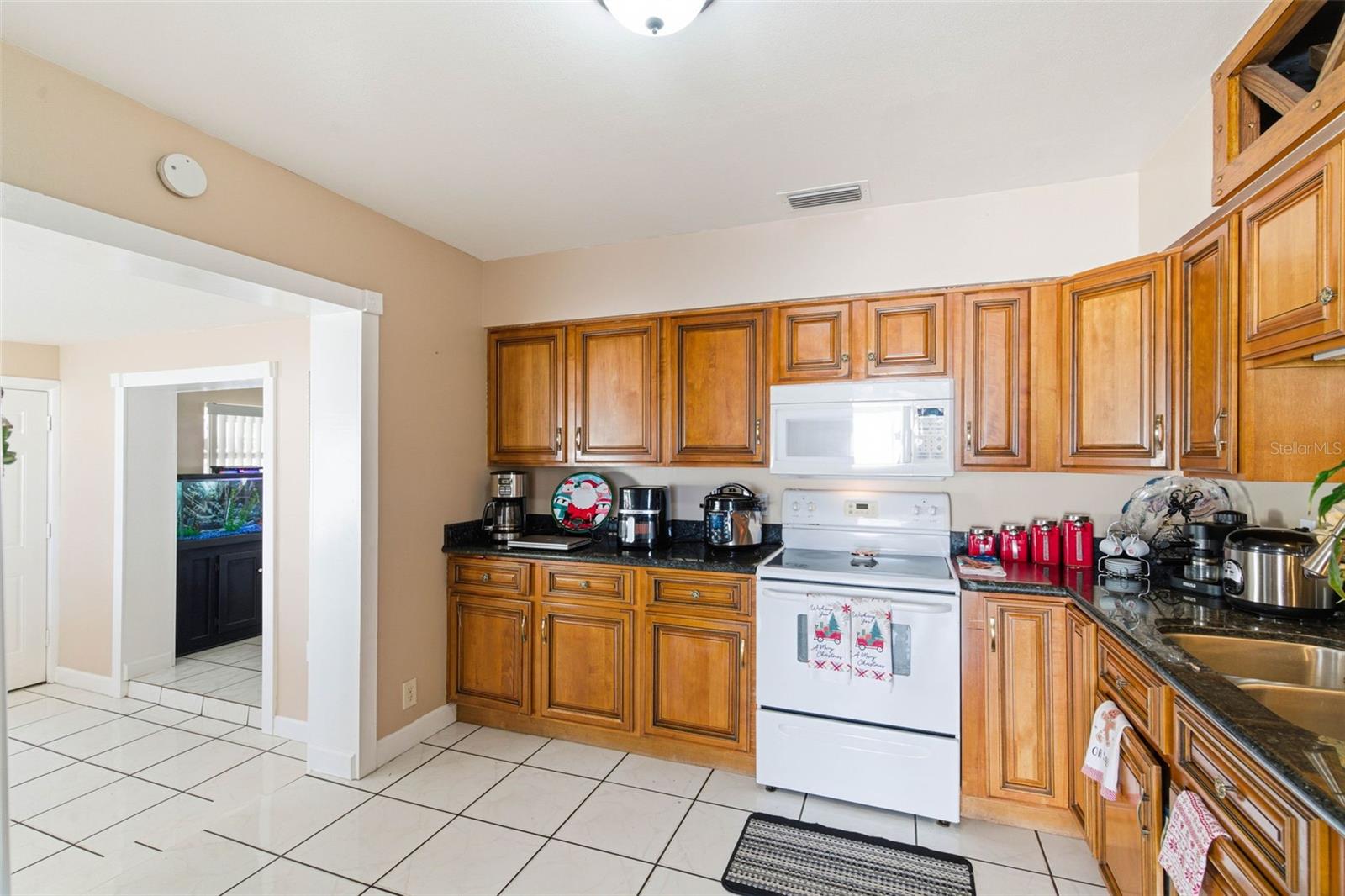 4914 Holiday Dr Property Photo 40