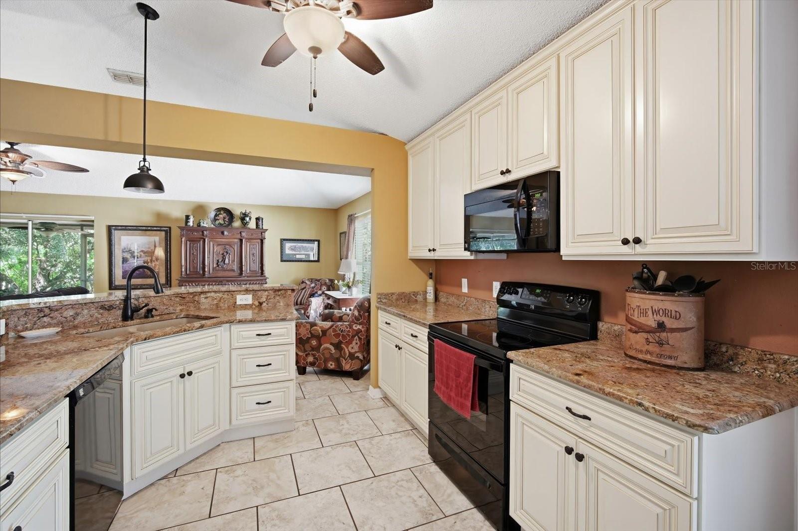 809 Rocky Mountain Ct Property Photo 18