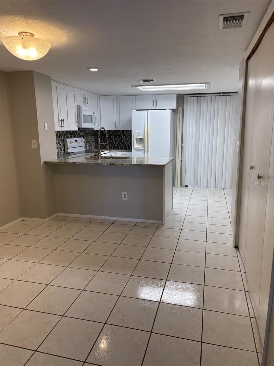 8525 J R Manor Dr Property Photo 4