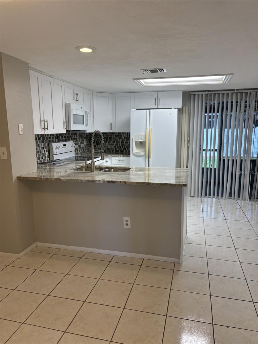 8525 J R Manor Dr Property Photo 5