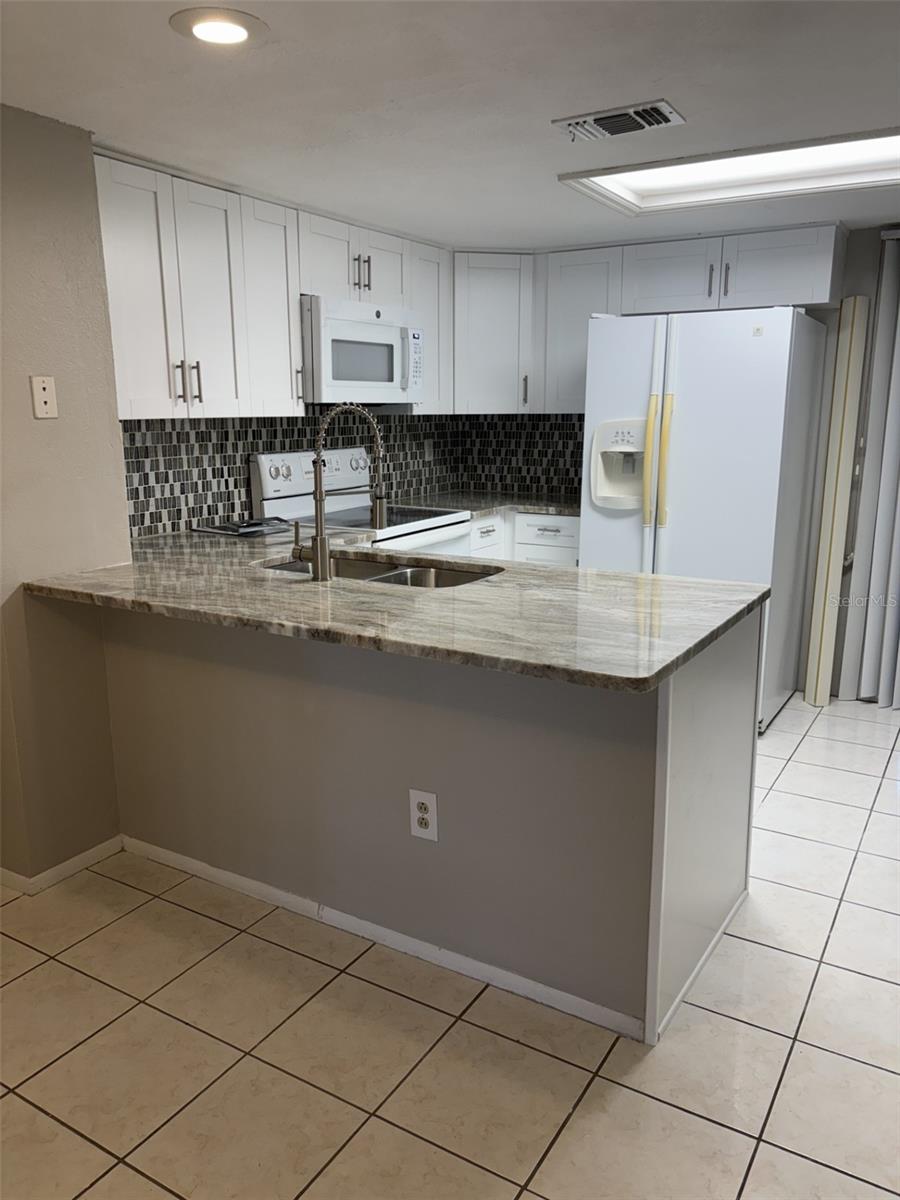 8525 J R Manor Dr Property Photo 6