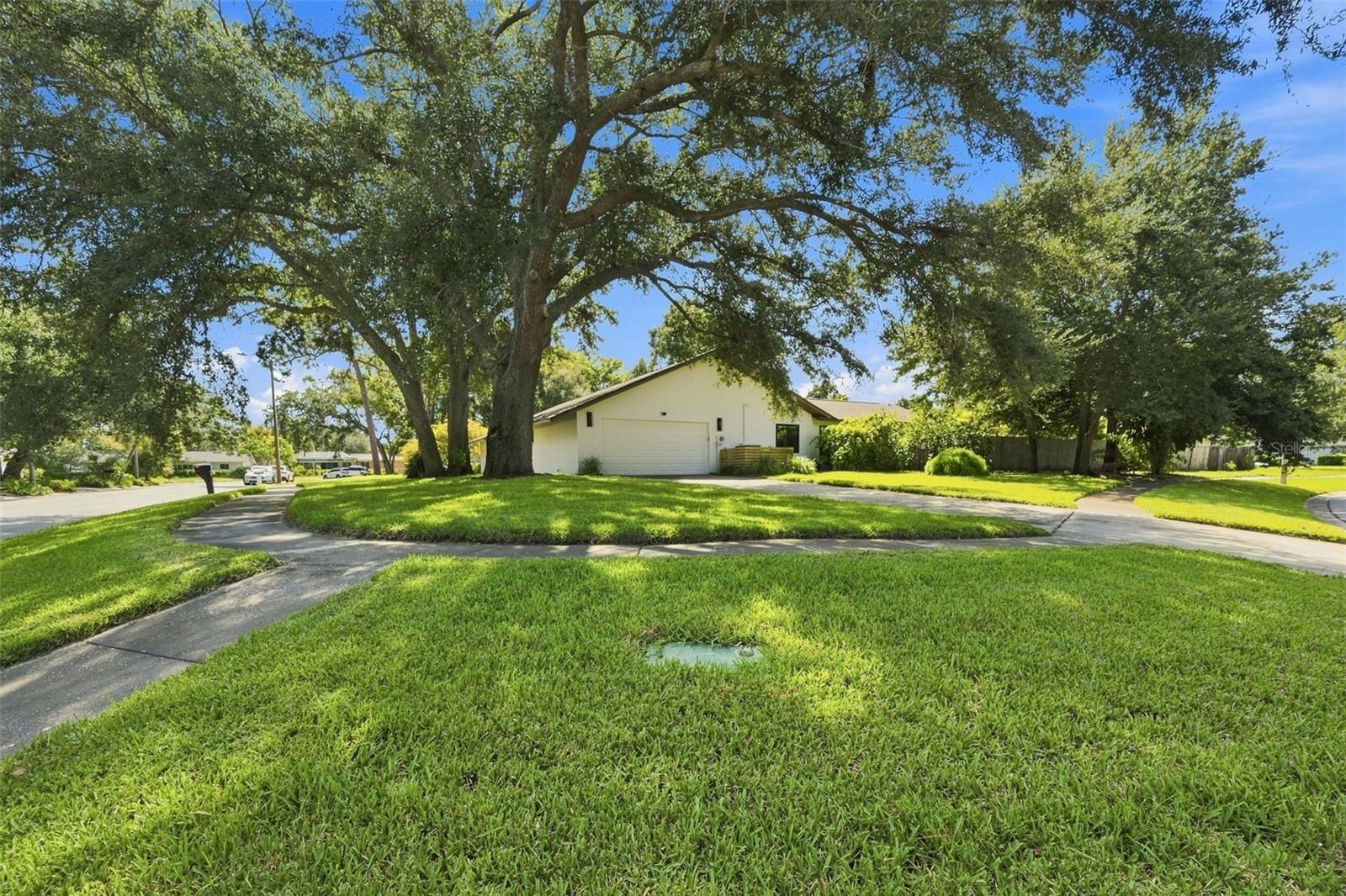 1683 Oak Pl Property Photo 7