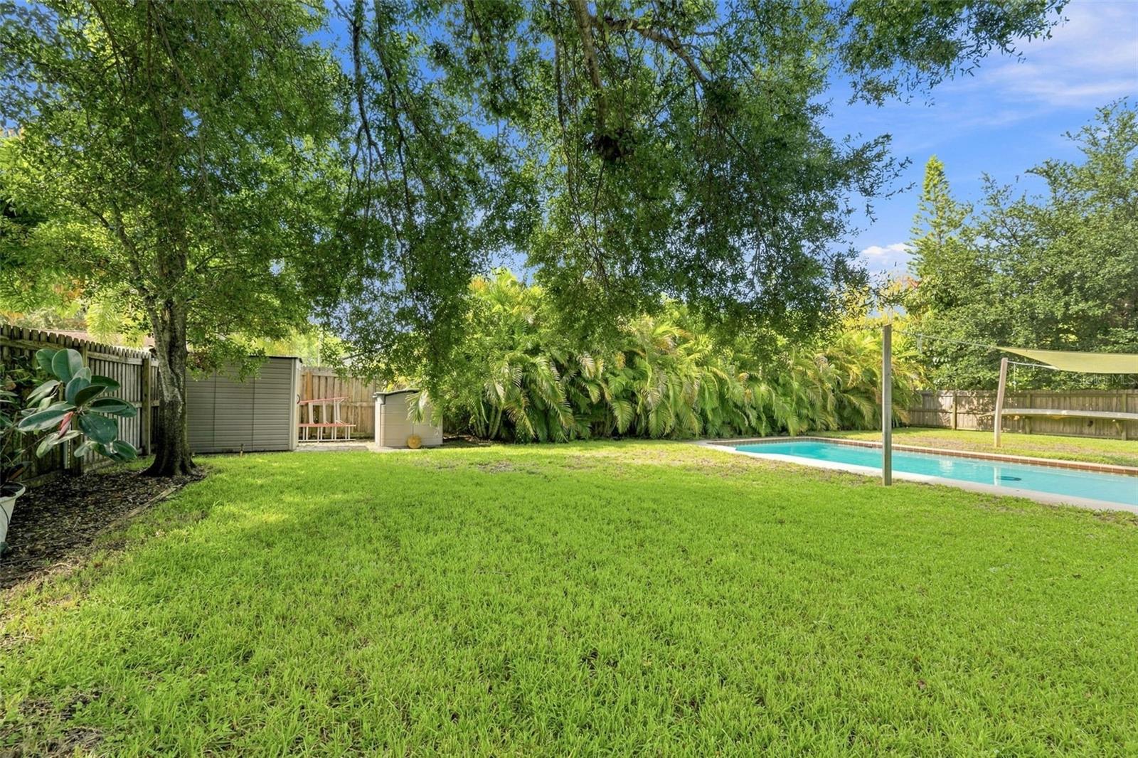 1683 Oak Pl Property Photo 44