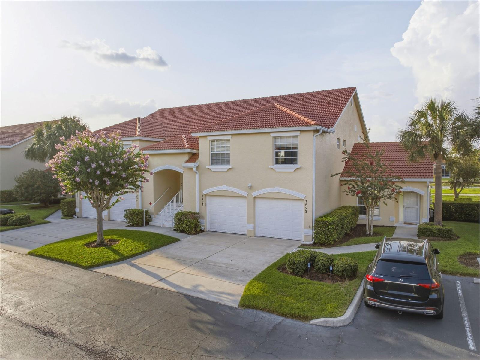 7258 CEDAR HOLLOW CIR #102 Property Photo 1