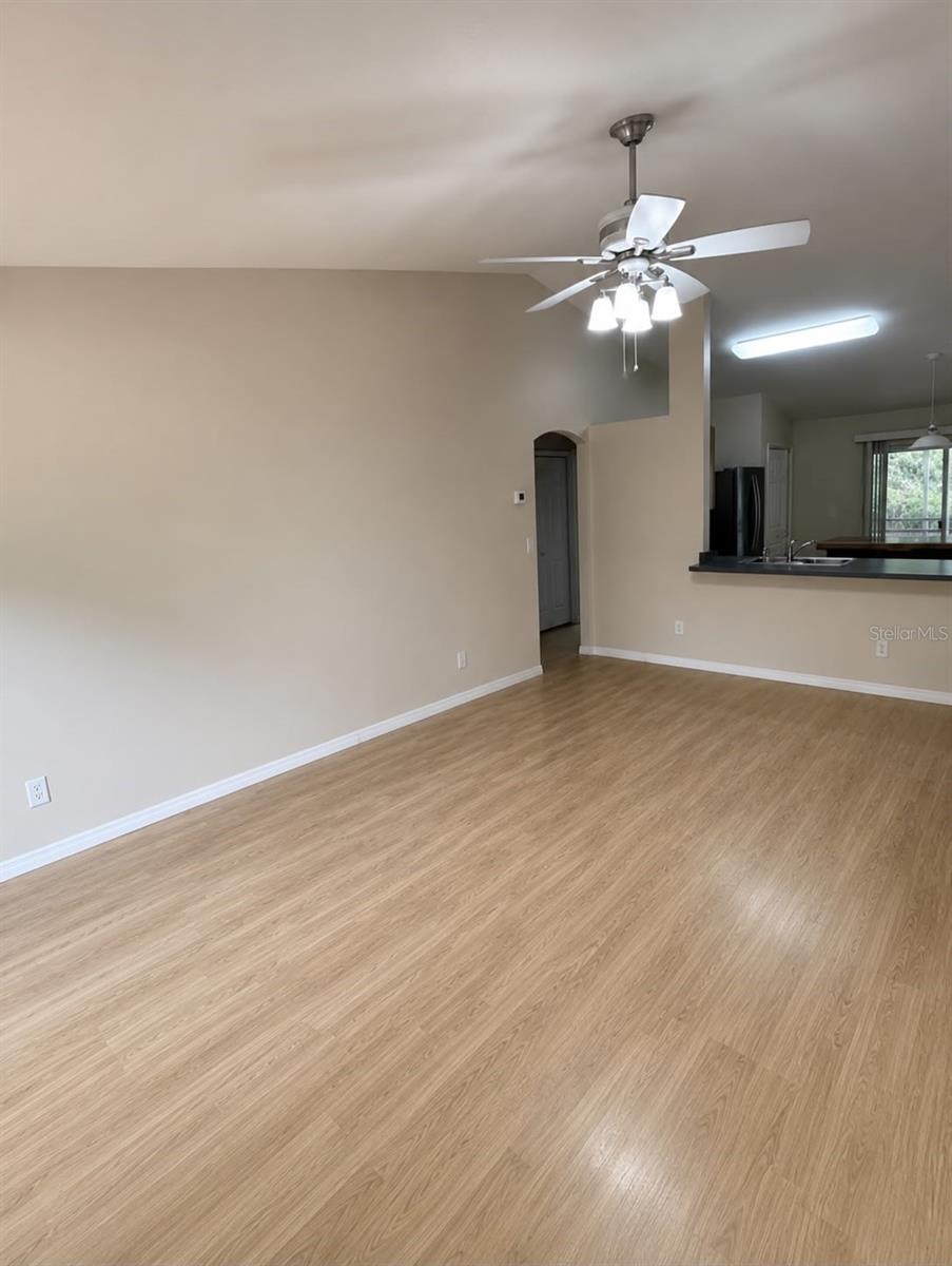 2743 Somerset Property Photo 3
