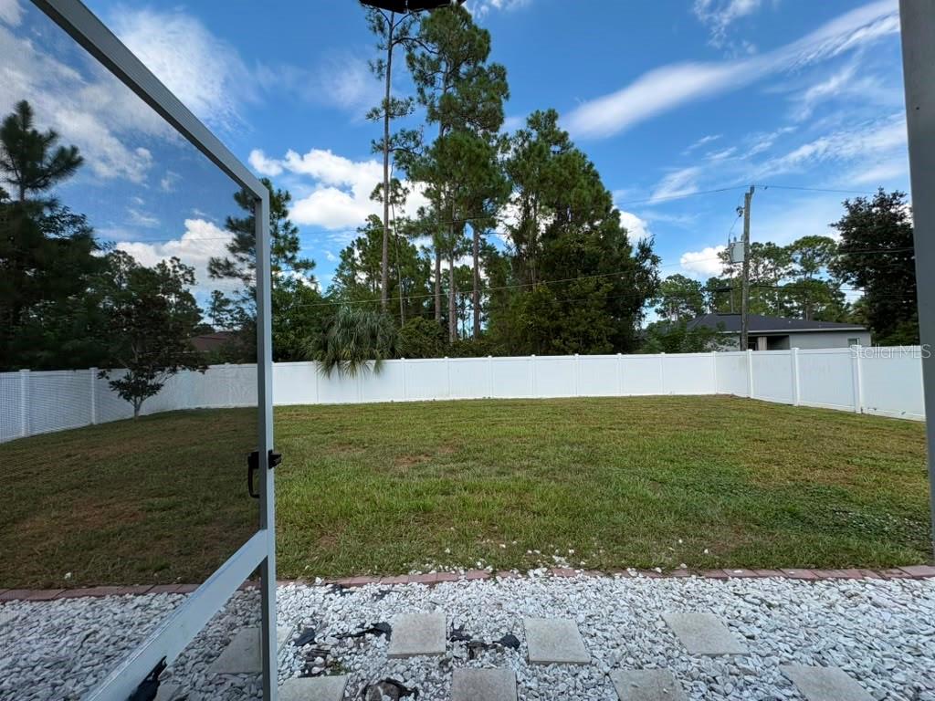 2743 Somerset Property Photo 4