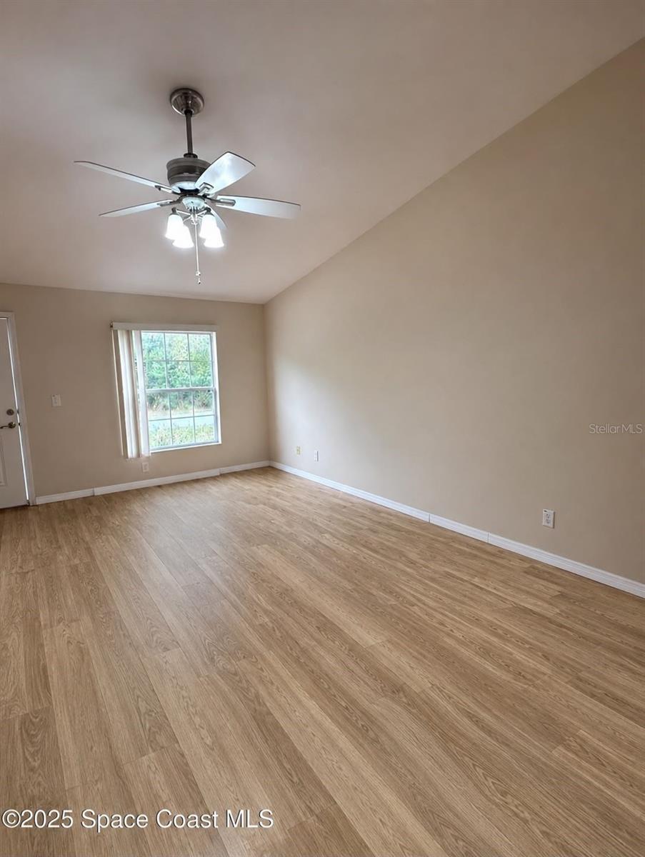2743 Somerset Property Photo 5