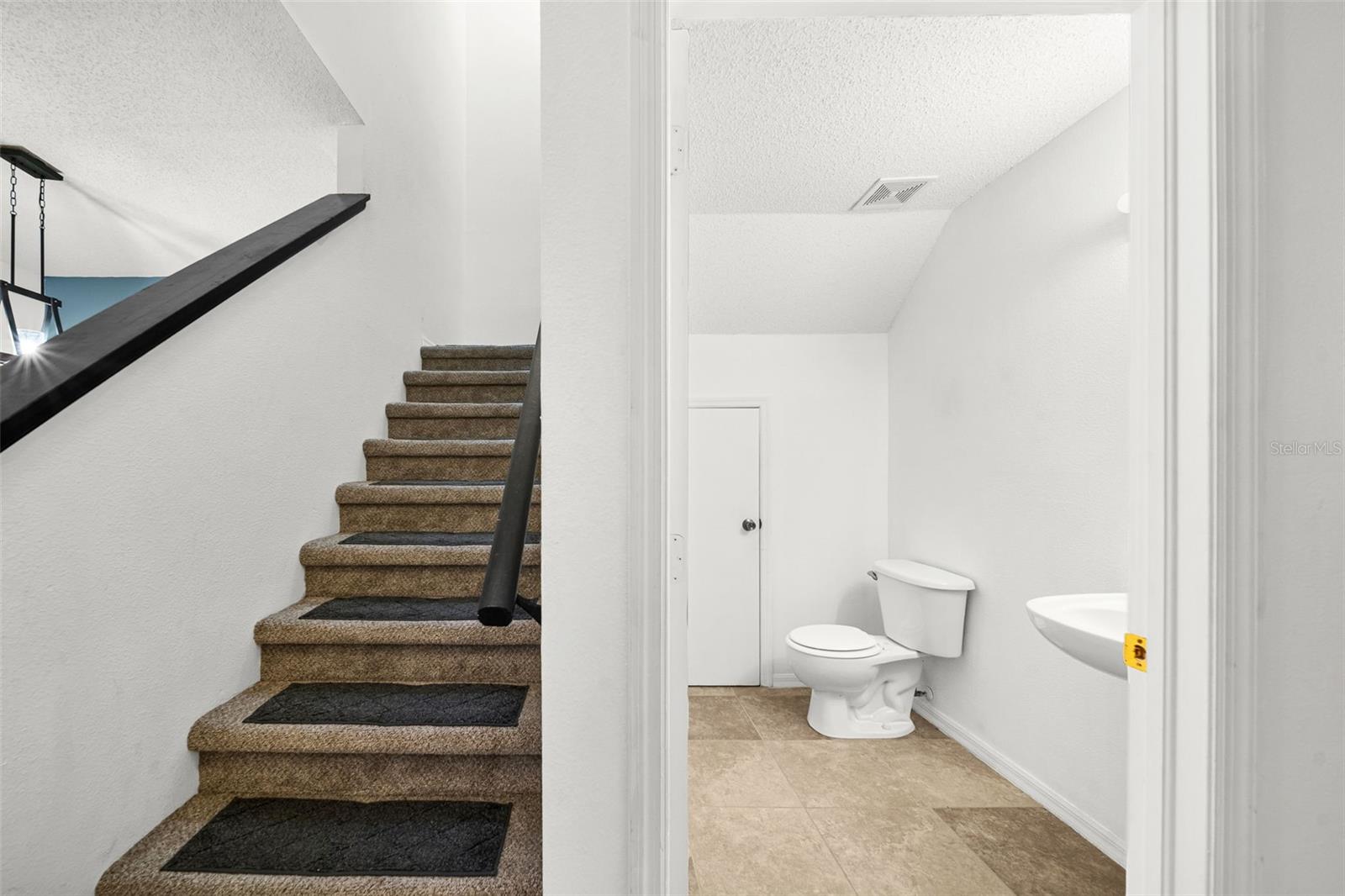 18171 Paradise Point Dr Property Photo 9