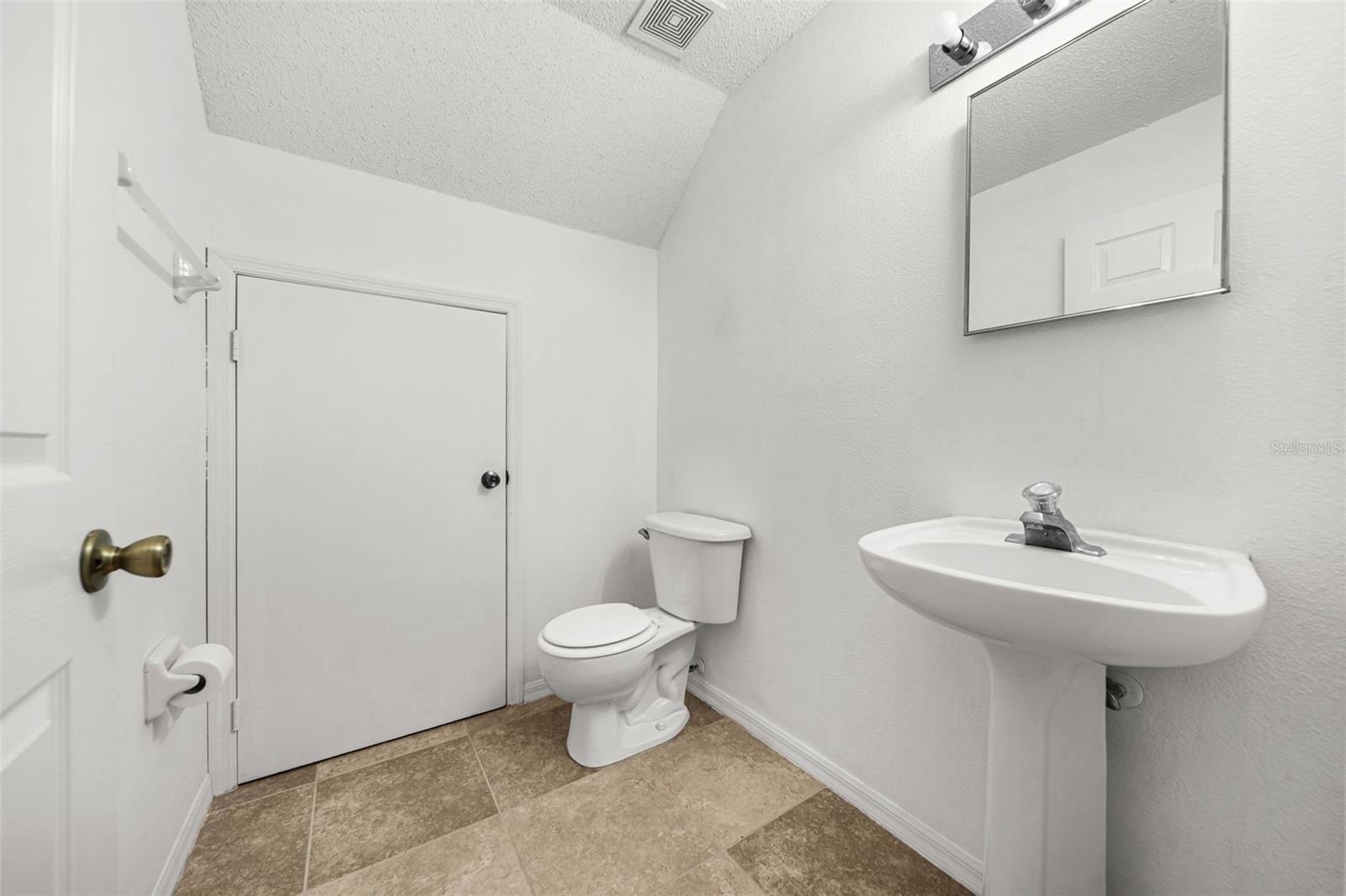18171 Paradise Point Dr Property Photo 10