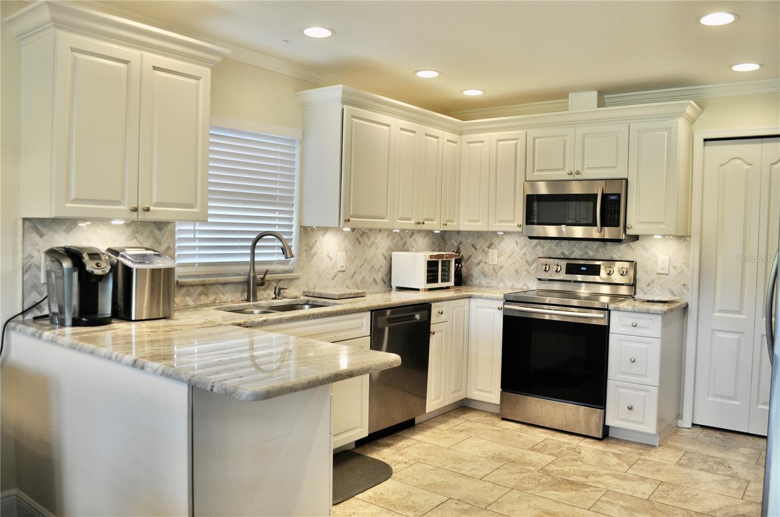 150 Poole Pl Property Photo 3