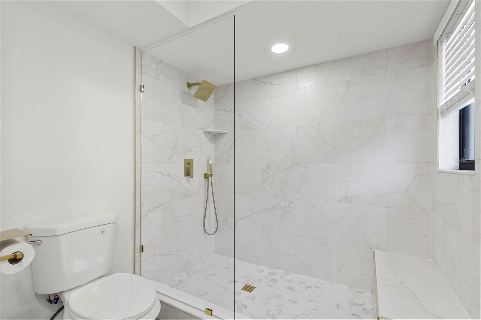 1841 Springwood Cir N Property Photo 14