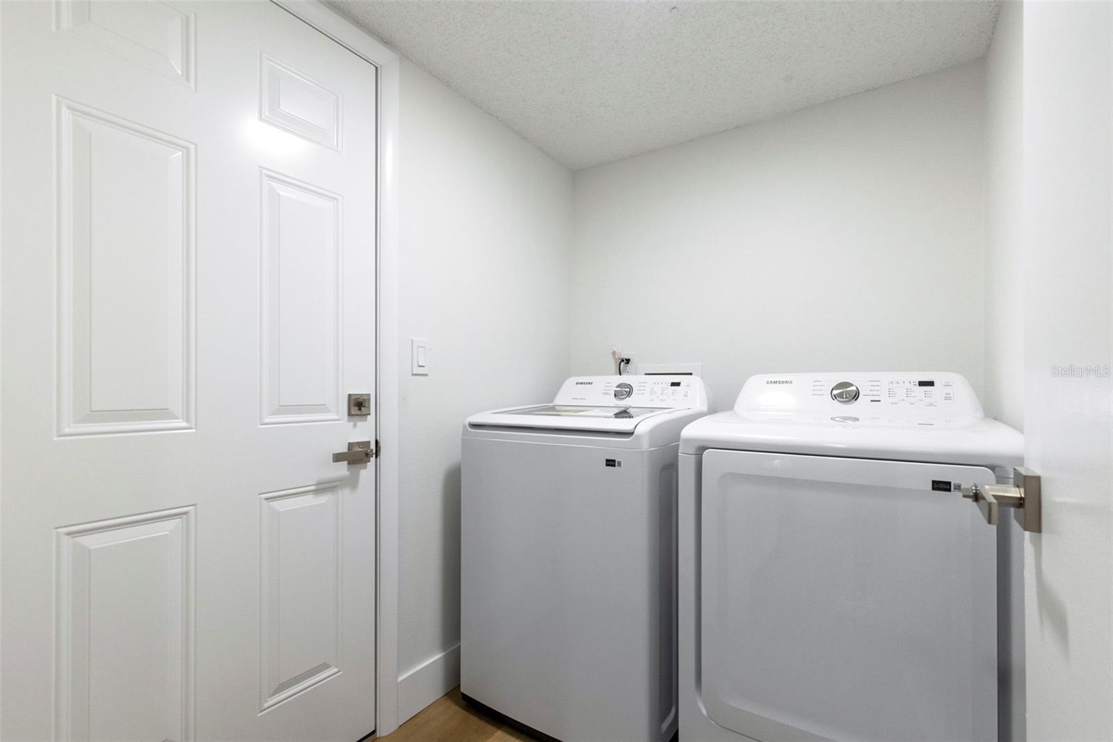 1841 Springwood Cir N Property Photo 24