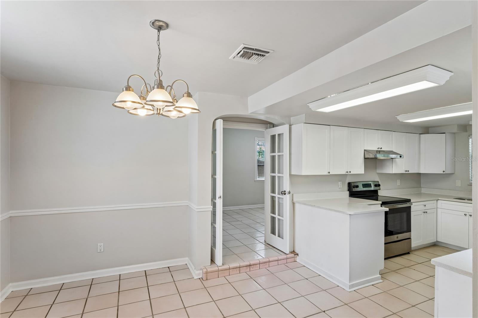 14623 Sunset Dr Property Photo 8