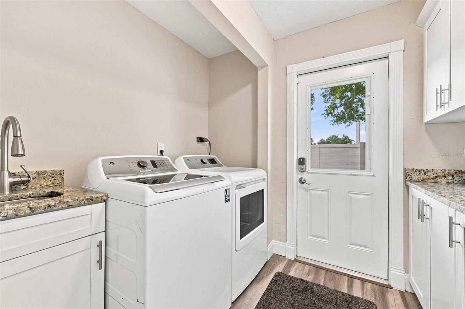 3276 Fox Hill Dr Property Photo 31