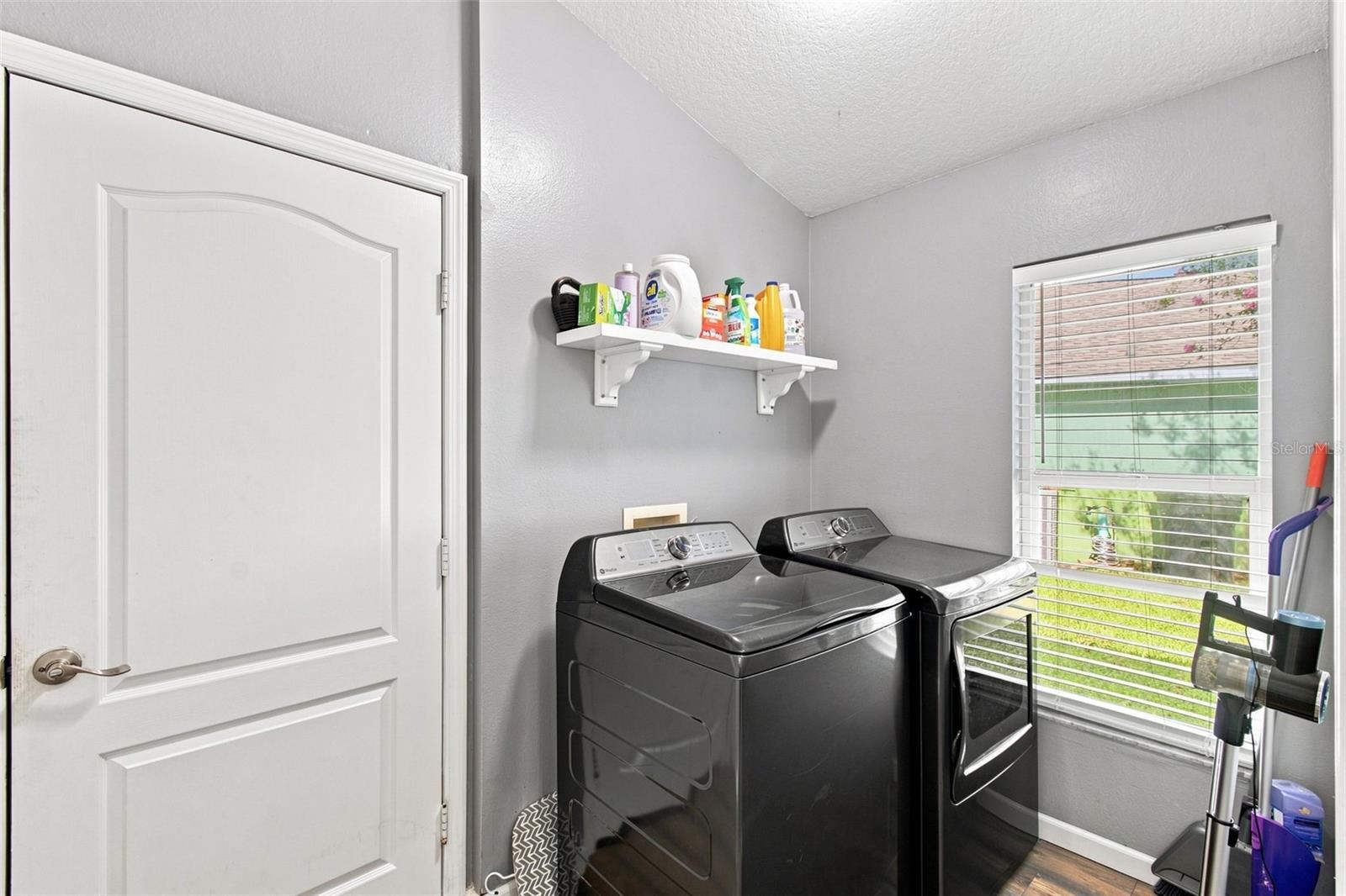 9710 White Barn Way Property Photo 19