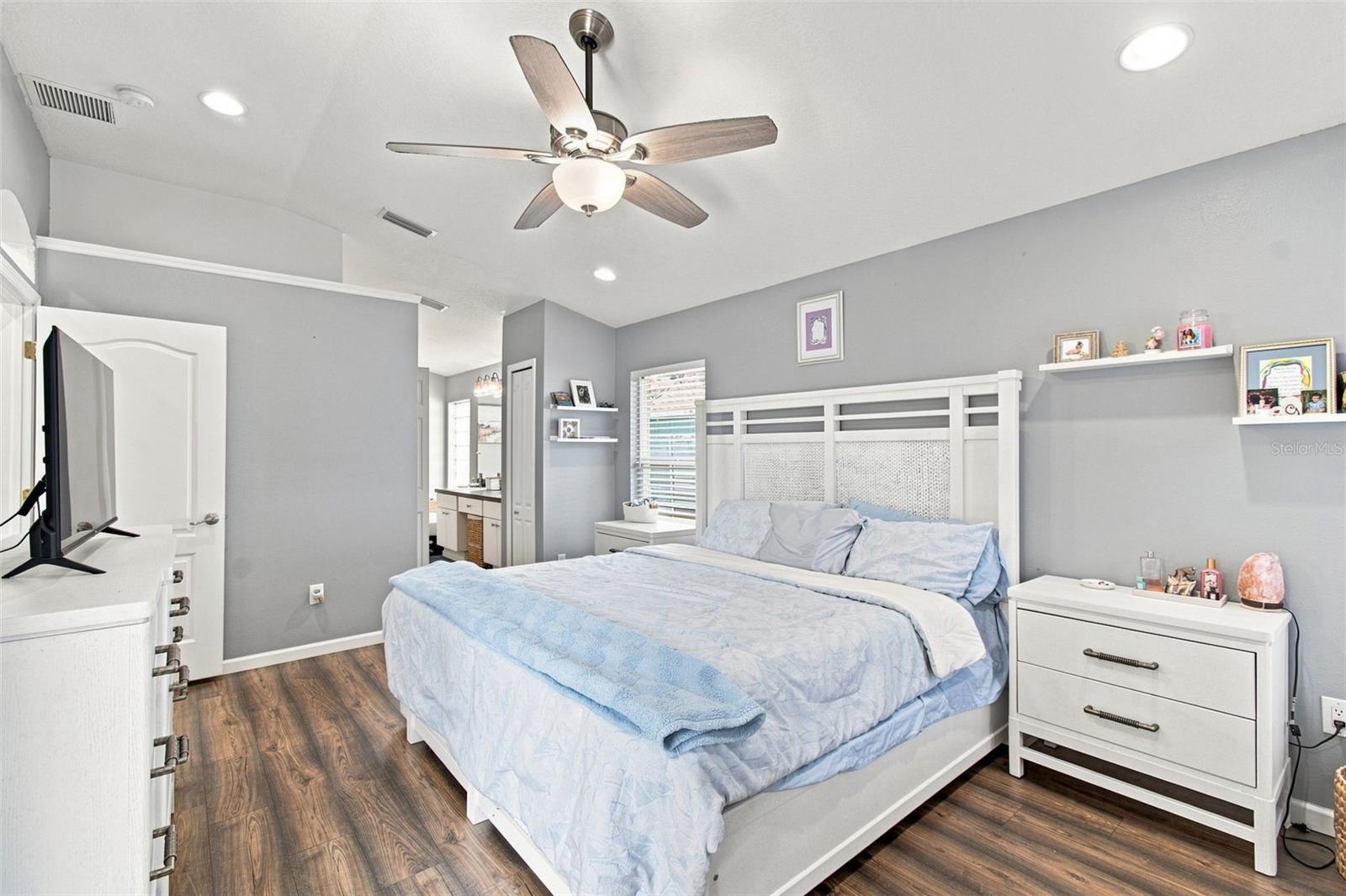 9710 White Barn Way Property Photo 33