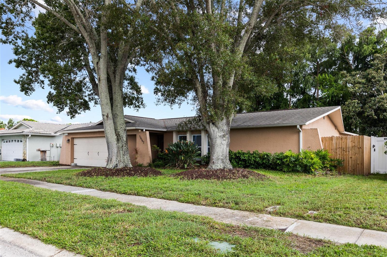 12152 Bonnie Ter Property Photo 3