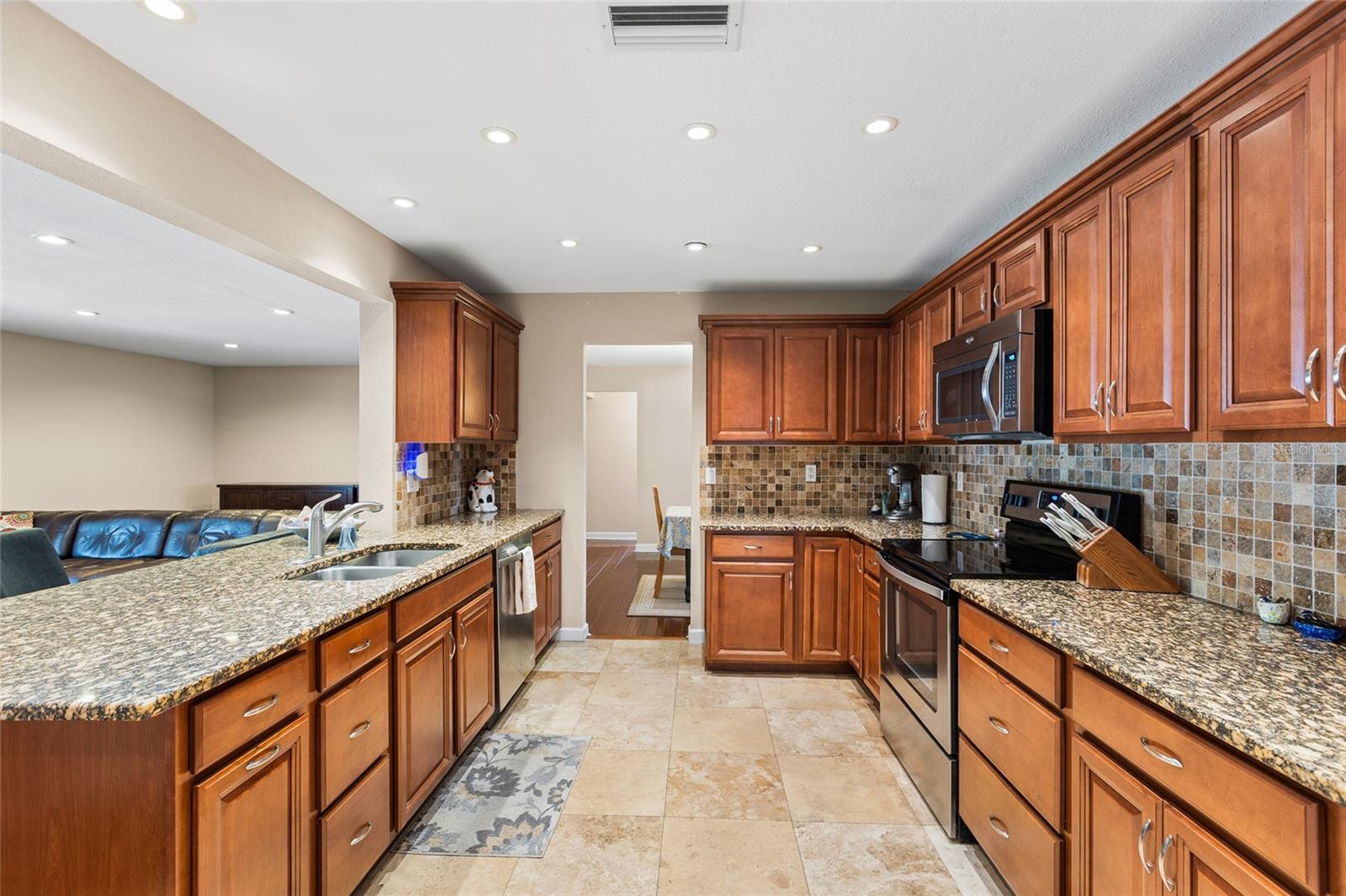 12152 Bonnie Ter Property Photo 13