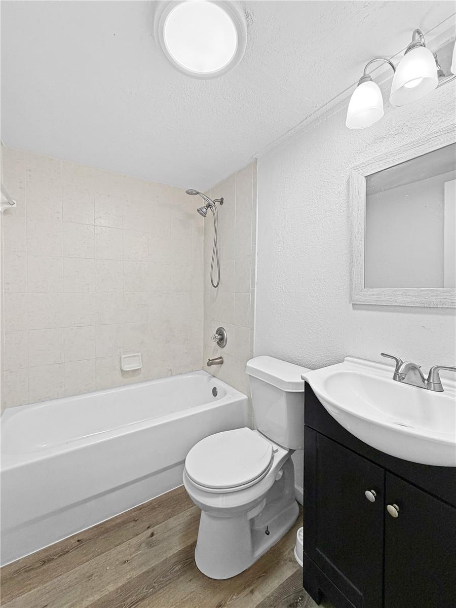 1920 E Edgewood Dr #k9 Property Photo 9