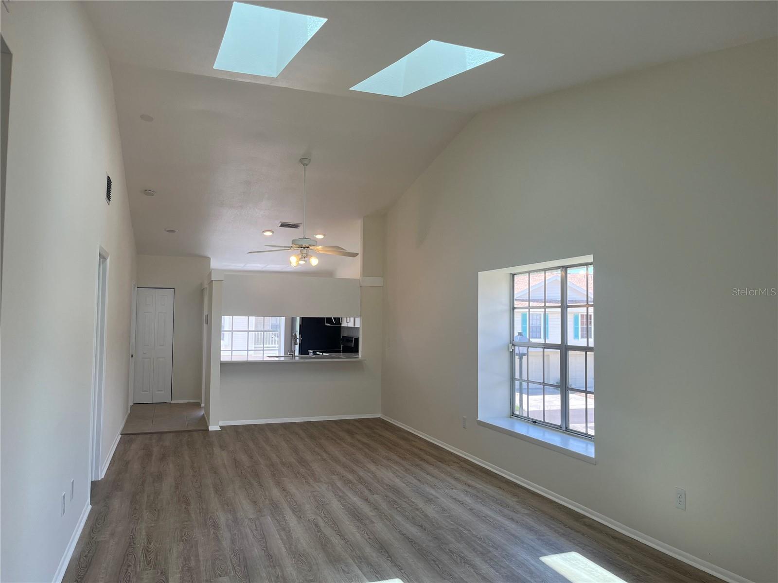 12325 Sun Vista Ct W Property Photo 8