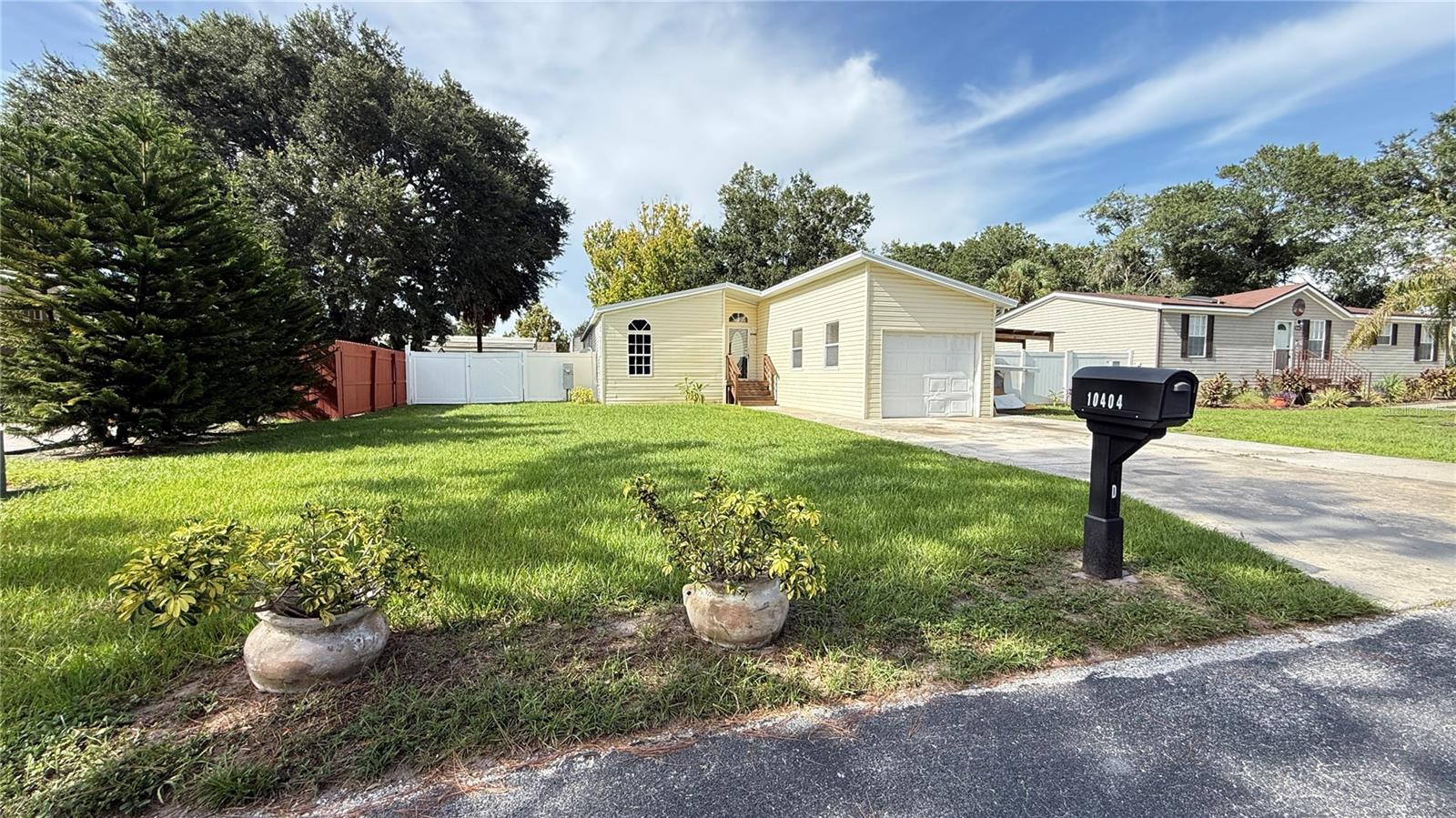 10404 Brussels Dr Property Photo 1
