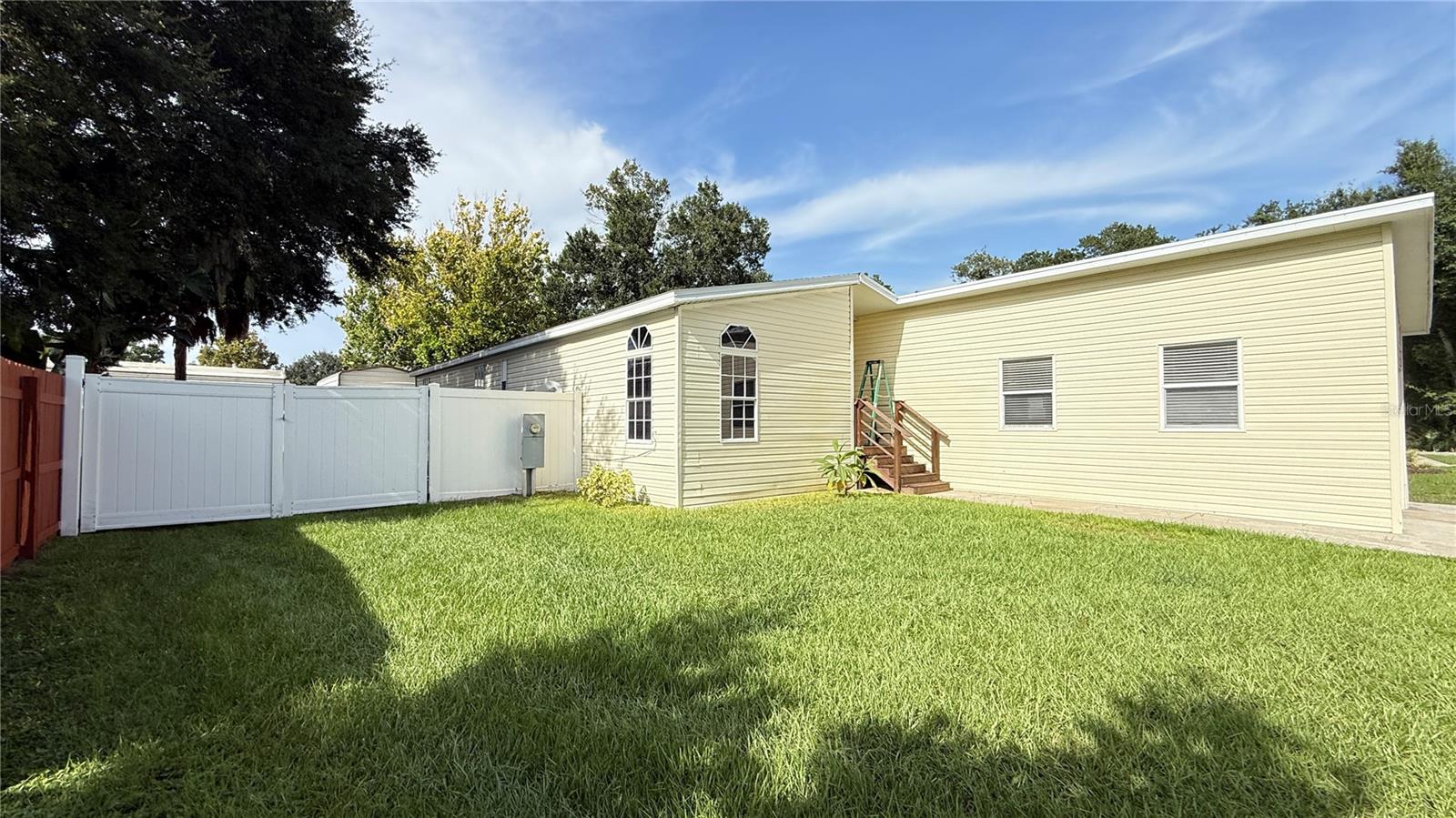 10404 Brussels Dr Property Photo 3