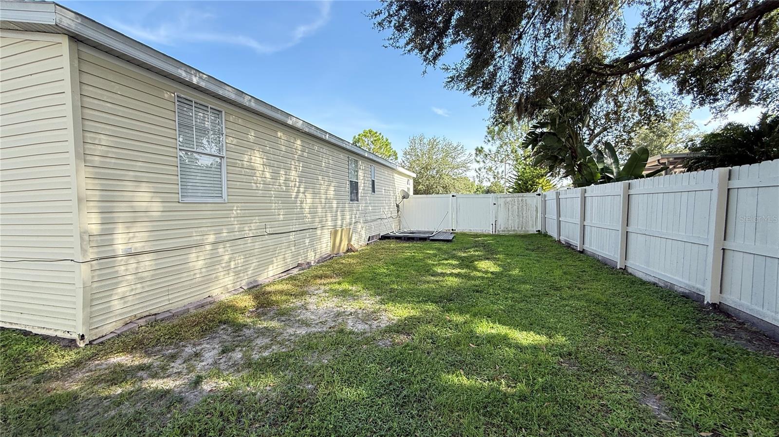 10404 Brussels Dr Property Photo 6