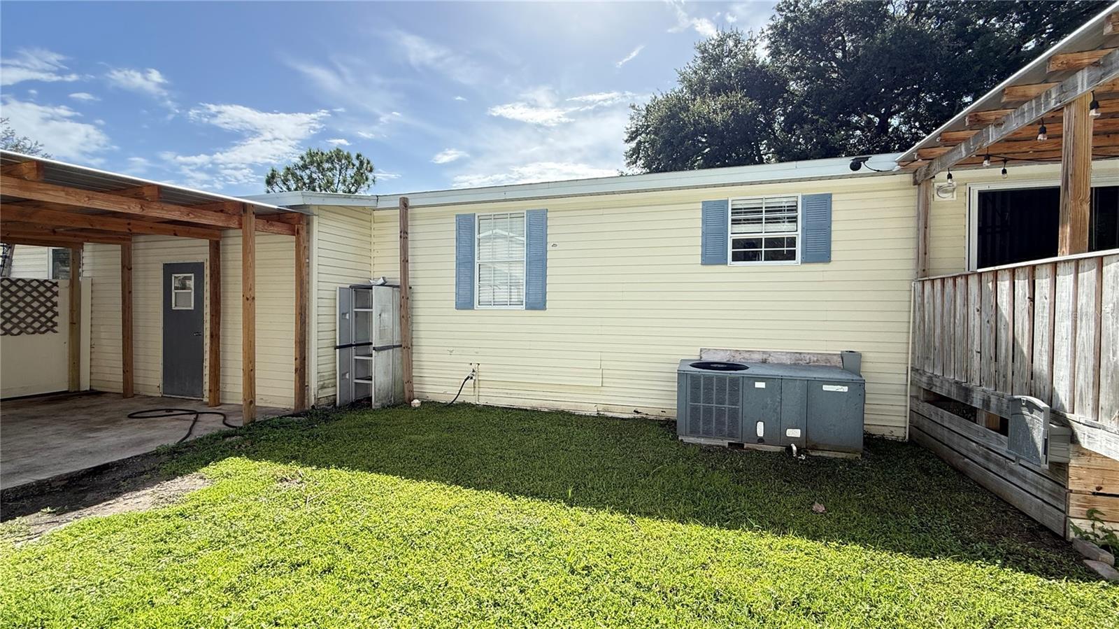 10404 Brussels Dr Property Photo 9