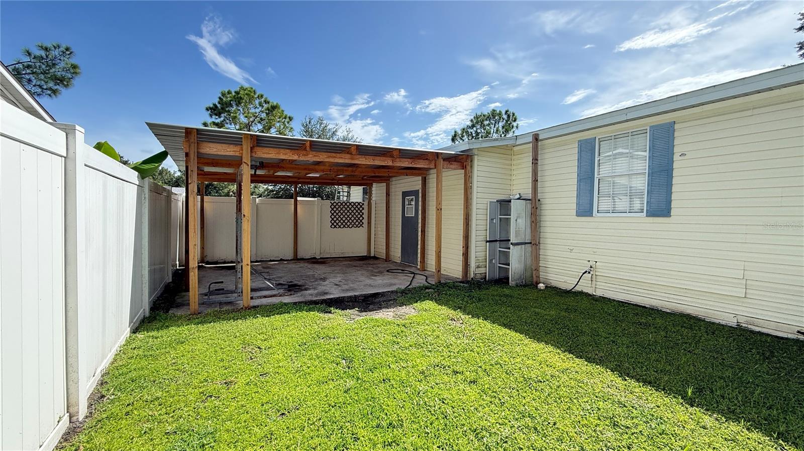 10404 Brussels Dr Property Photo 10