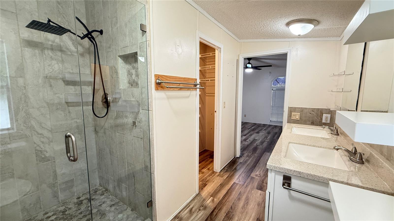 10404 Brussels Dr Property Photo 16