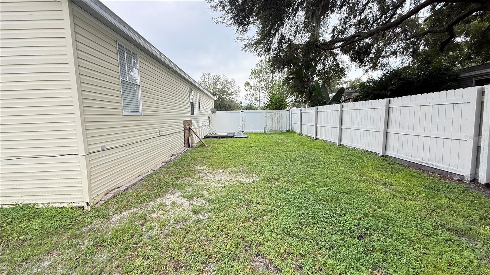 10404 Brussels Dr Property Photo 21