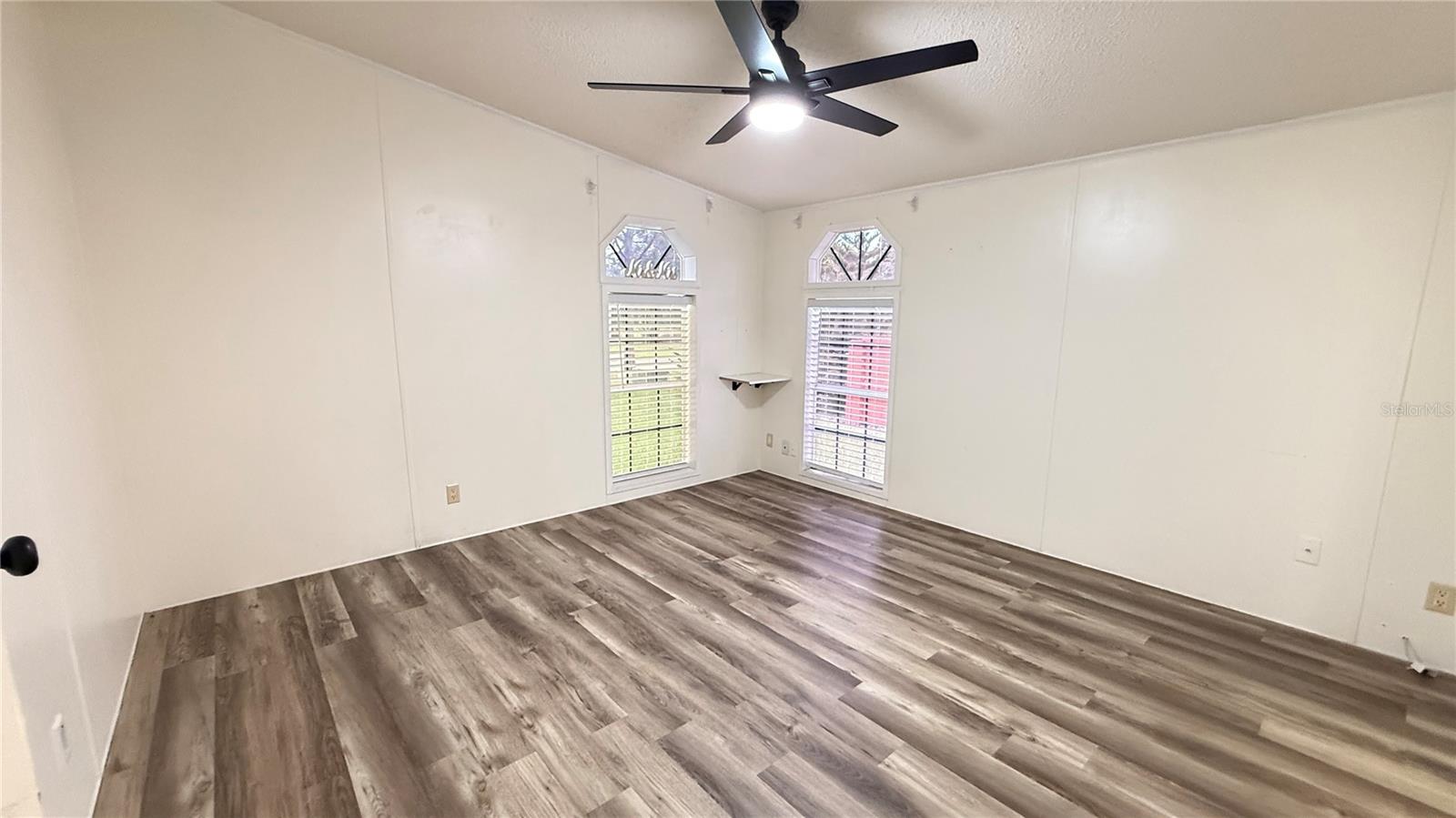 10404 Brussels Dr Property Photo 32