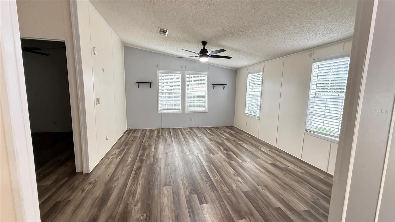 10404 Brussels Dr Property Photo 35