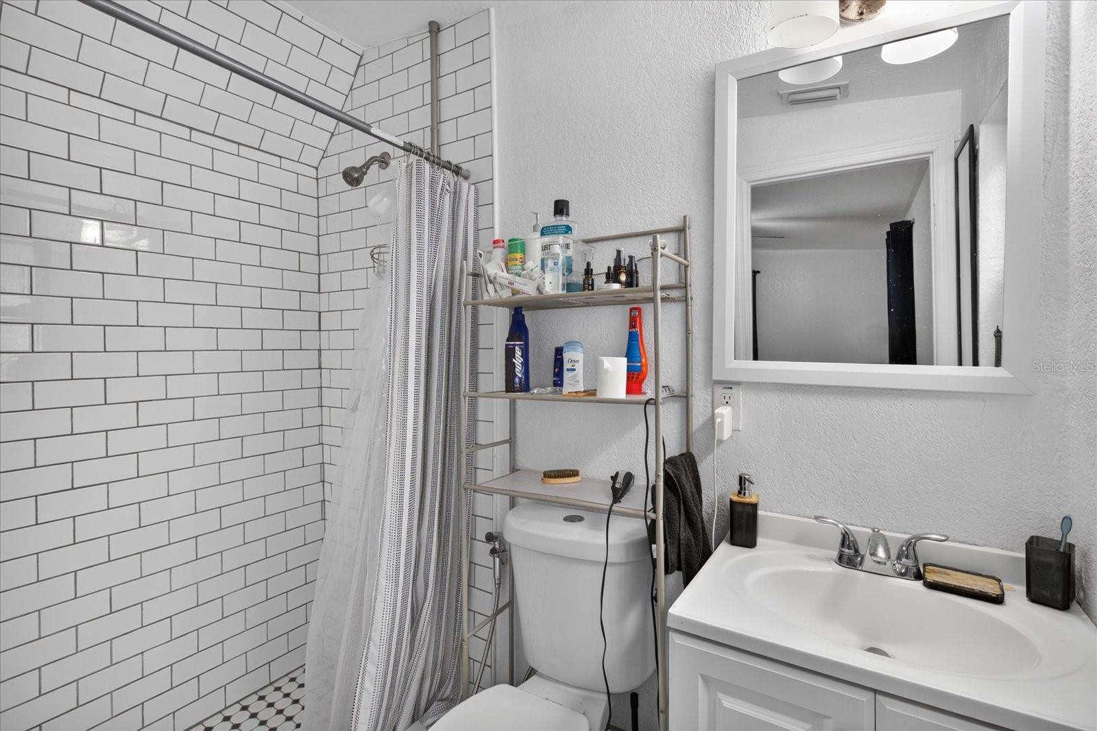 10905 N 22nd St Property Photo 30