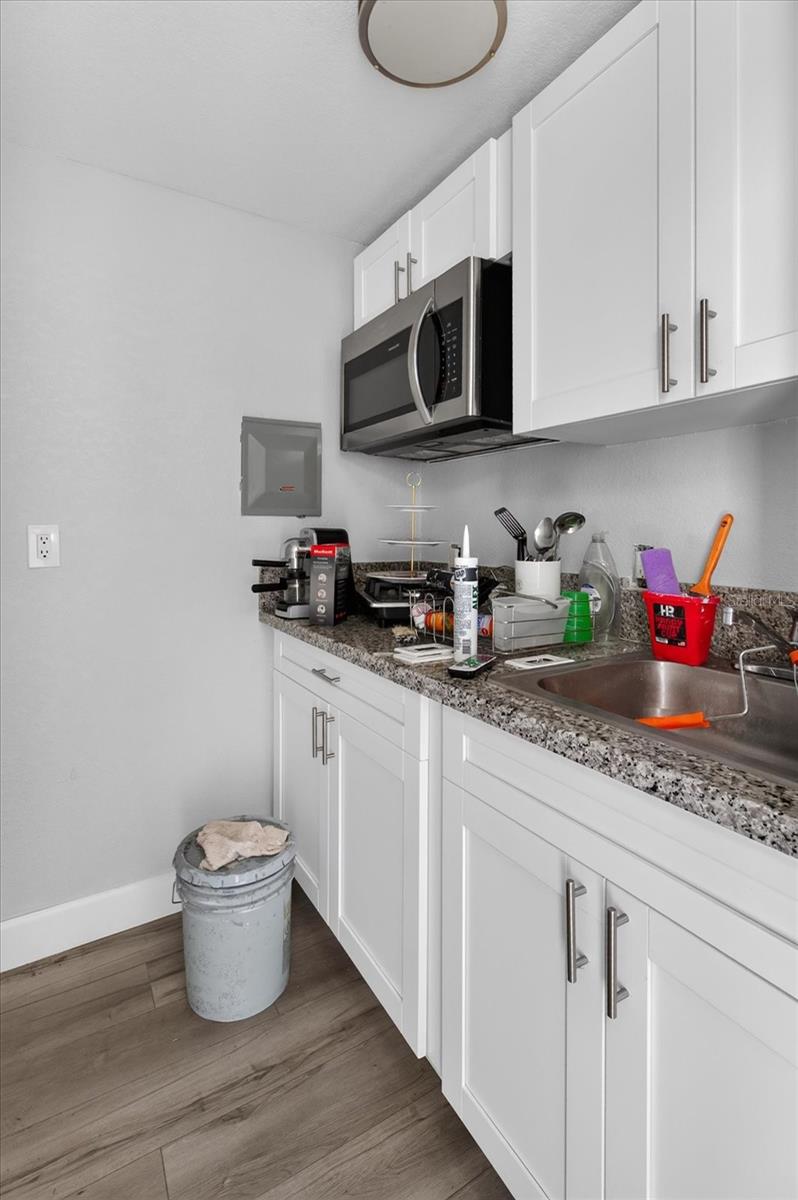 10905 N 22nd St Property Photo 64