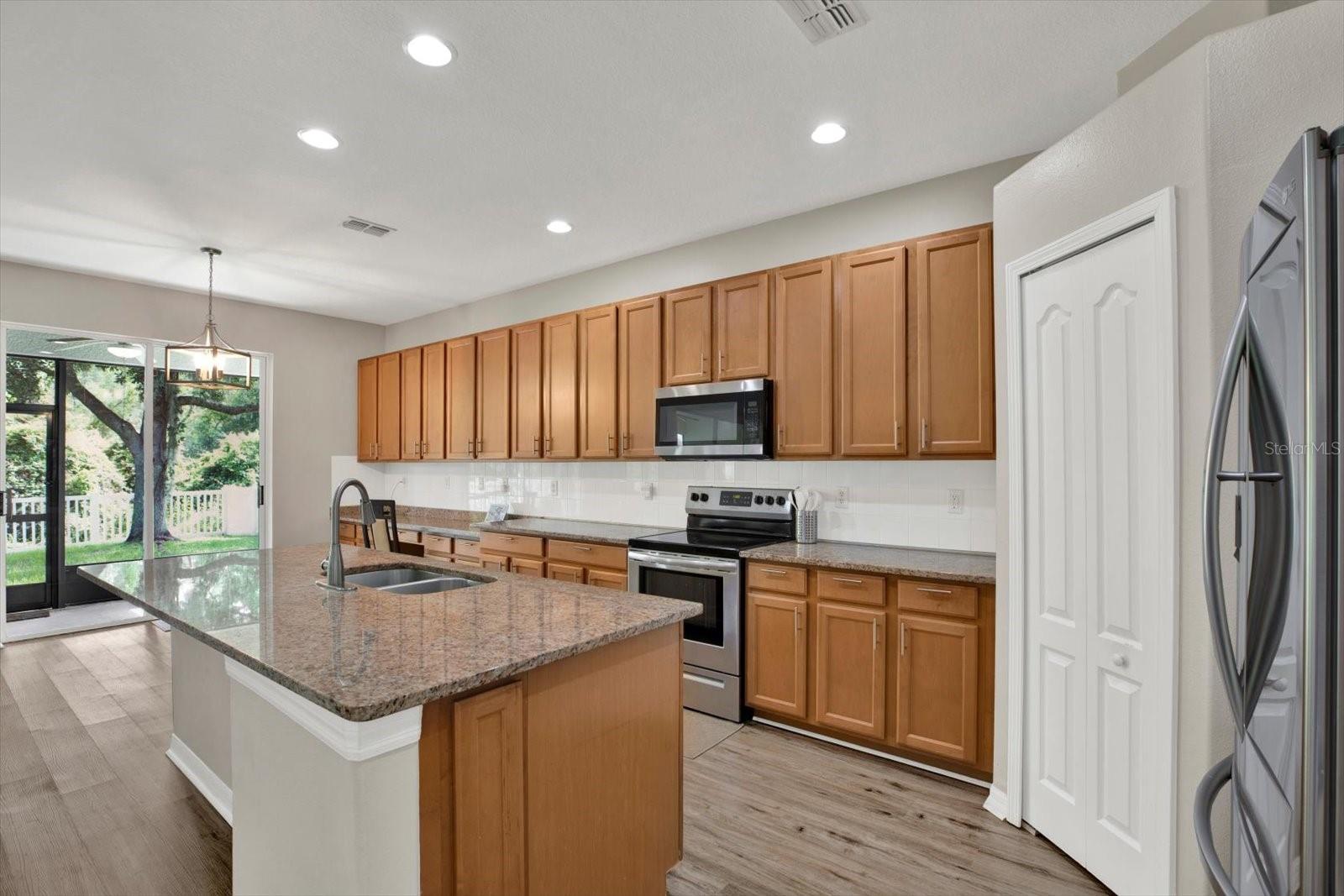 2256 Pantucket Property Photo 4