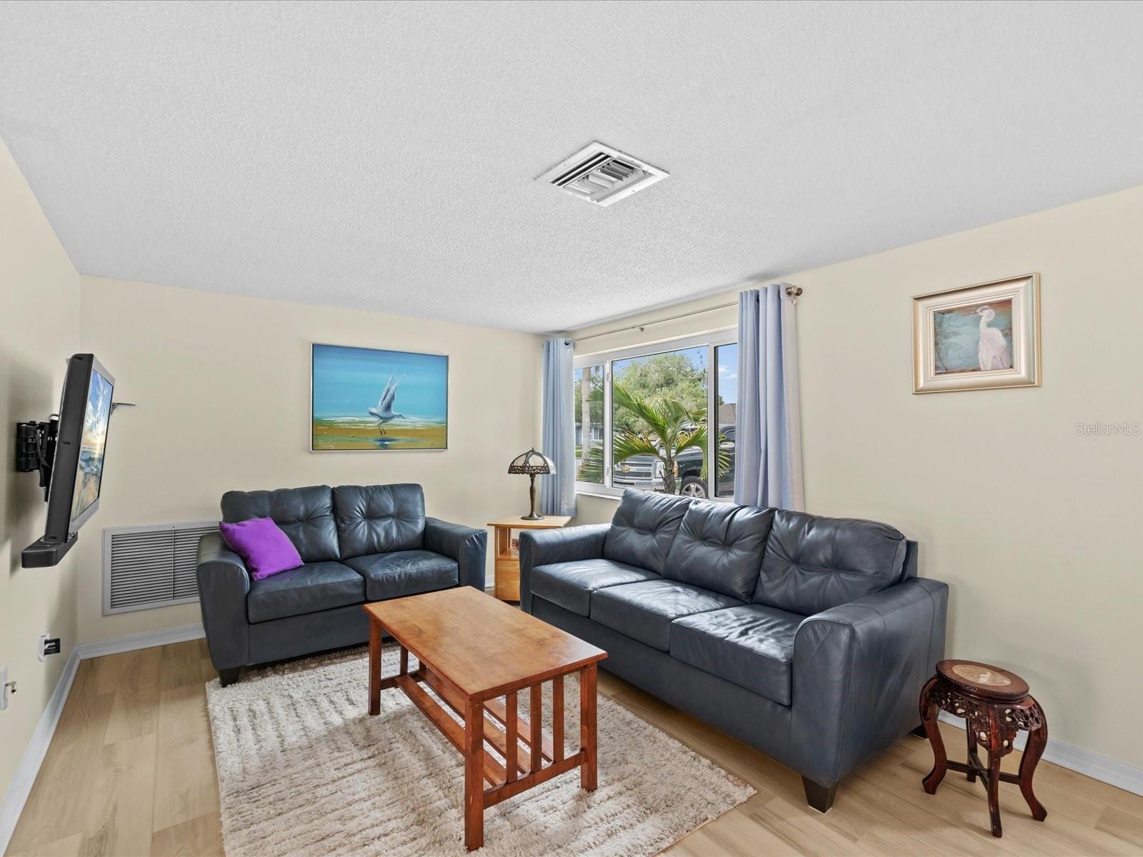 3845 Ming Tree Dr Property Photo 6