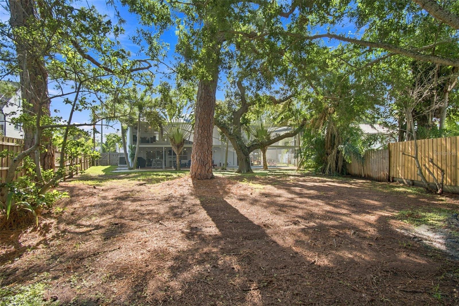 201 Lagoon Dr Property Photo 48