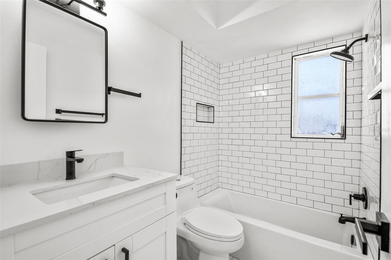 300 S Nimbus Ave #3 Property Photo 6