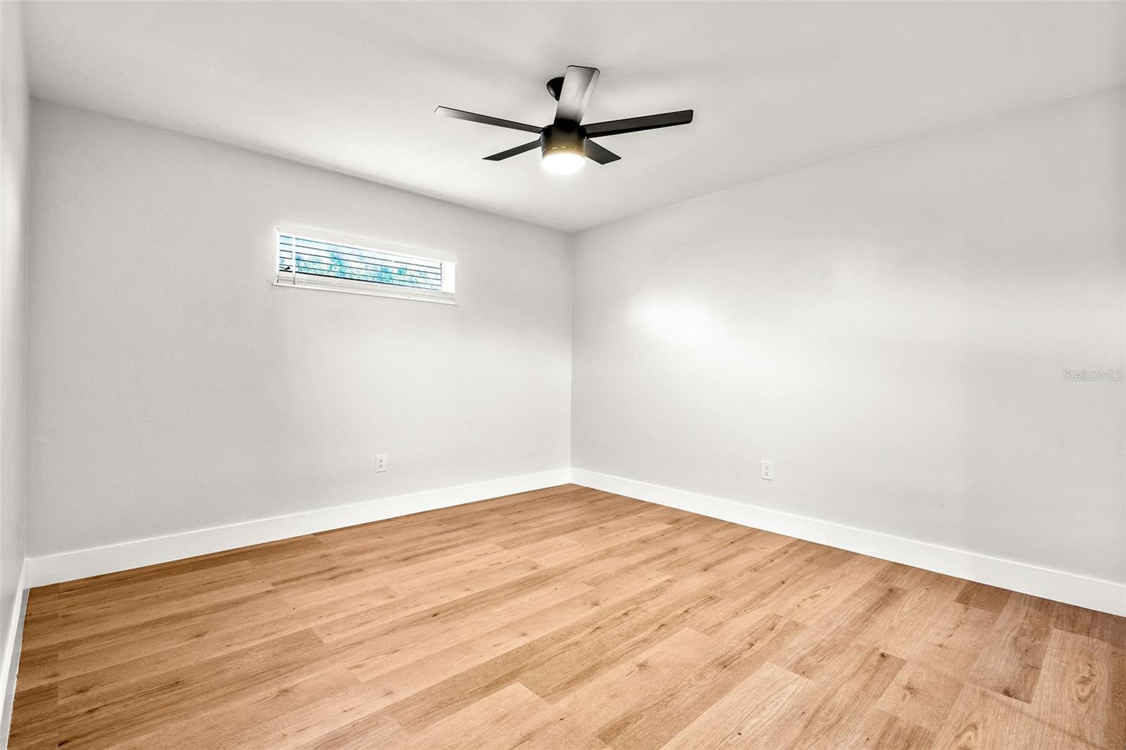 300 S Nimbus Ave #3 Property Photo 8