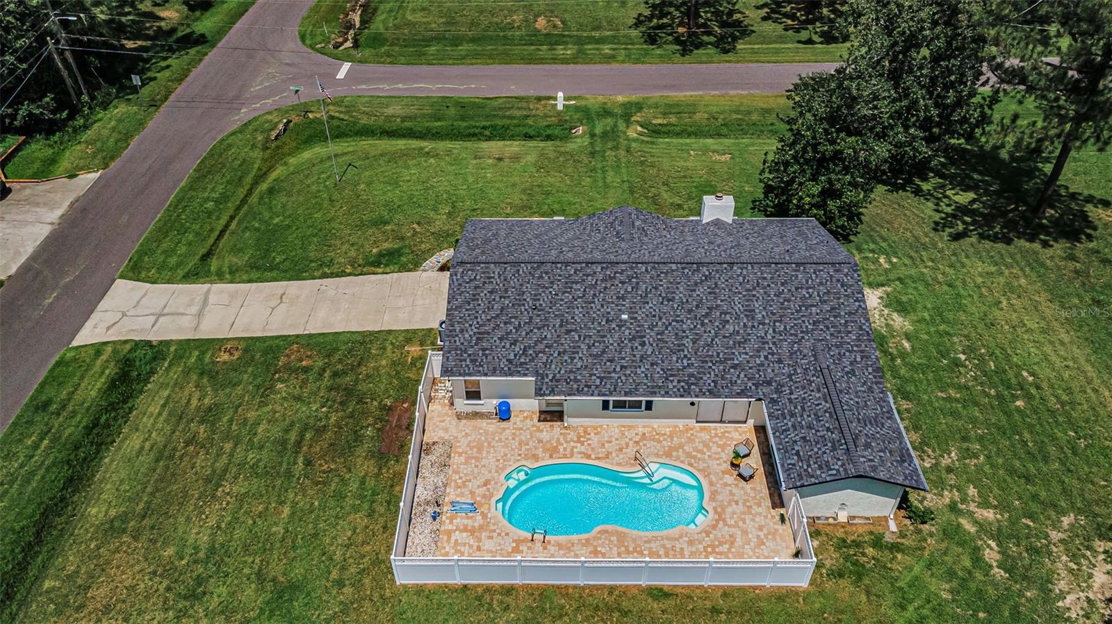 7812 Windward Way Property Photo 3