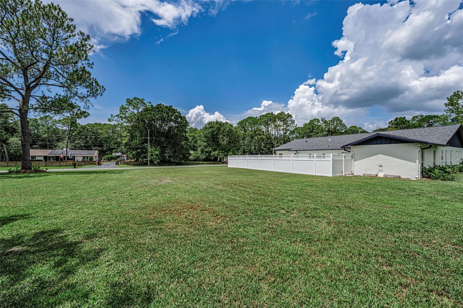 7812 Windward Way Property Photo 12