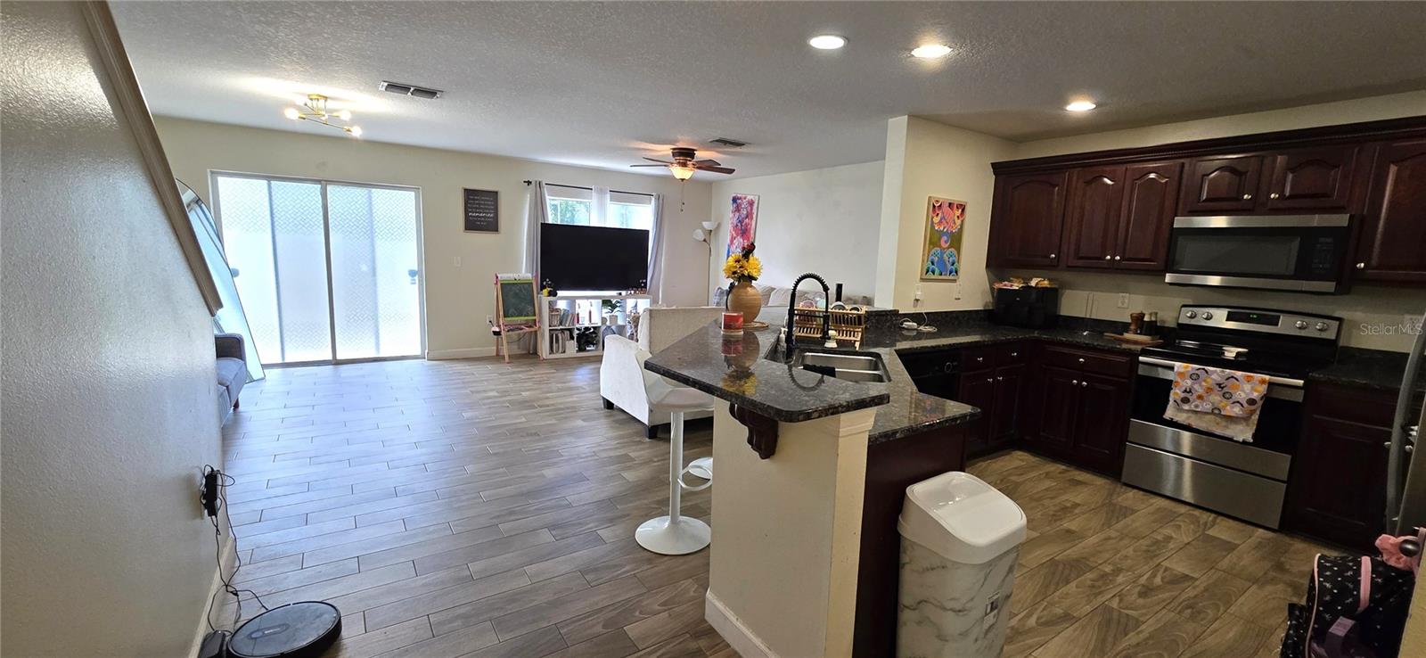 4555 Limerick Dr Property Photo 8