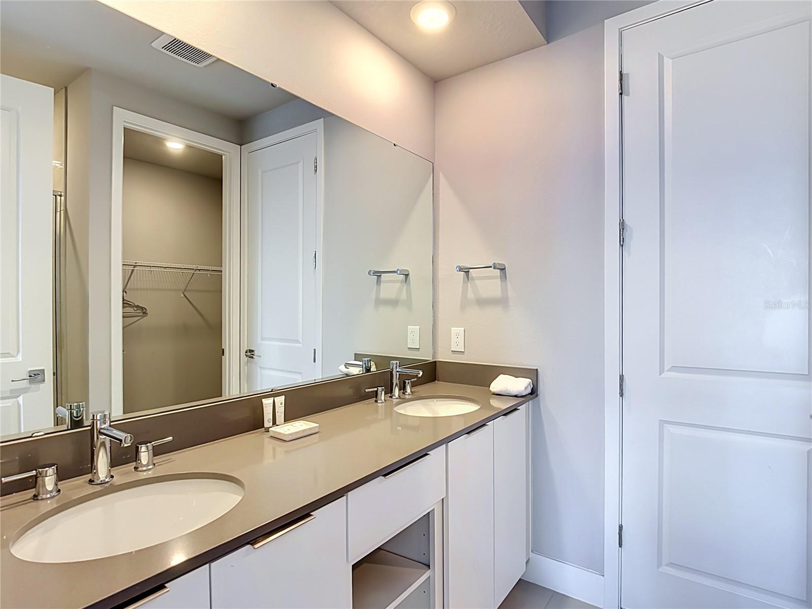 7740 Sandy Ridge Dr #215 Property Photo 34
