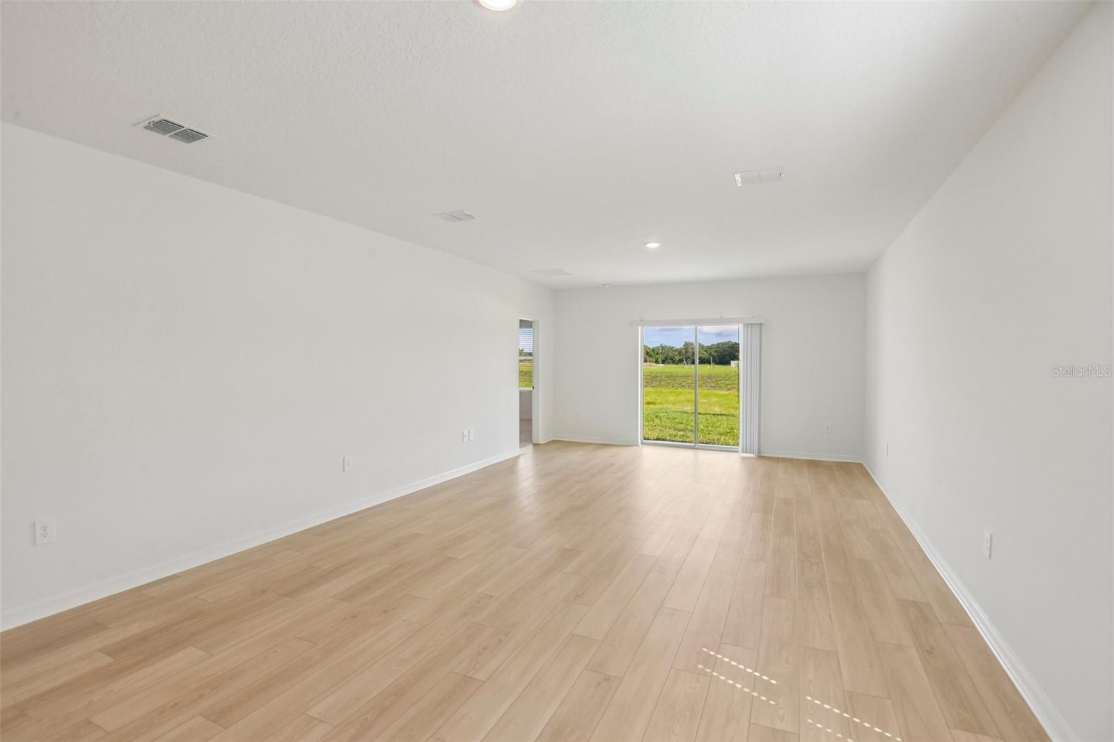 13721 Squall Ln Property Photo 3