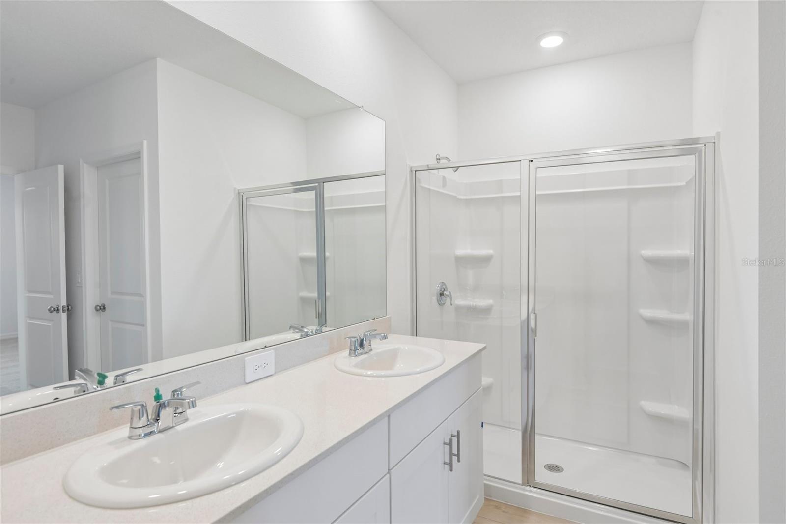 13721 Squall Ln Property Photo 4