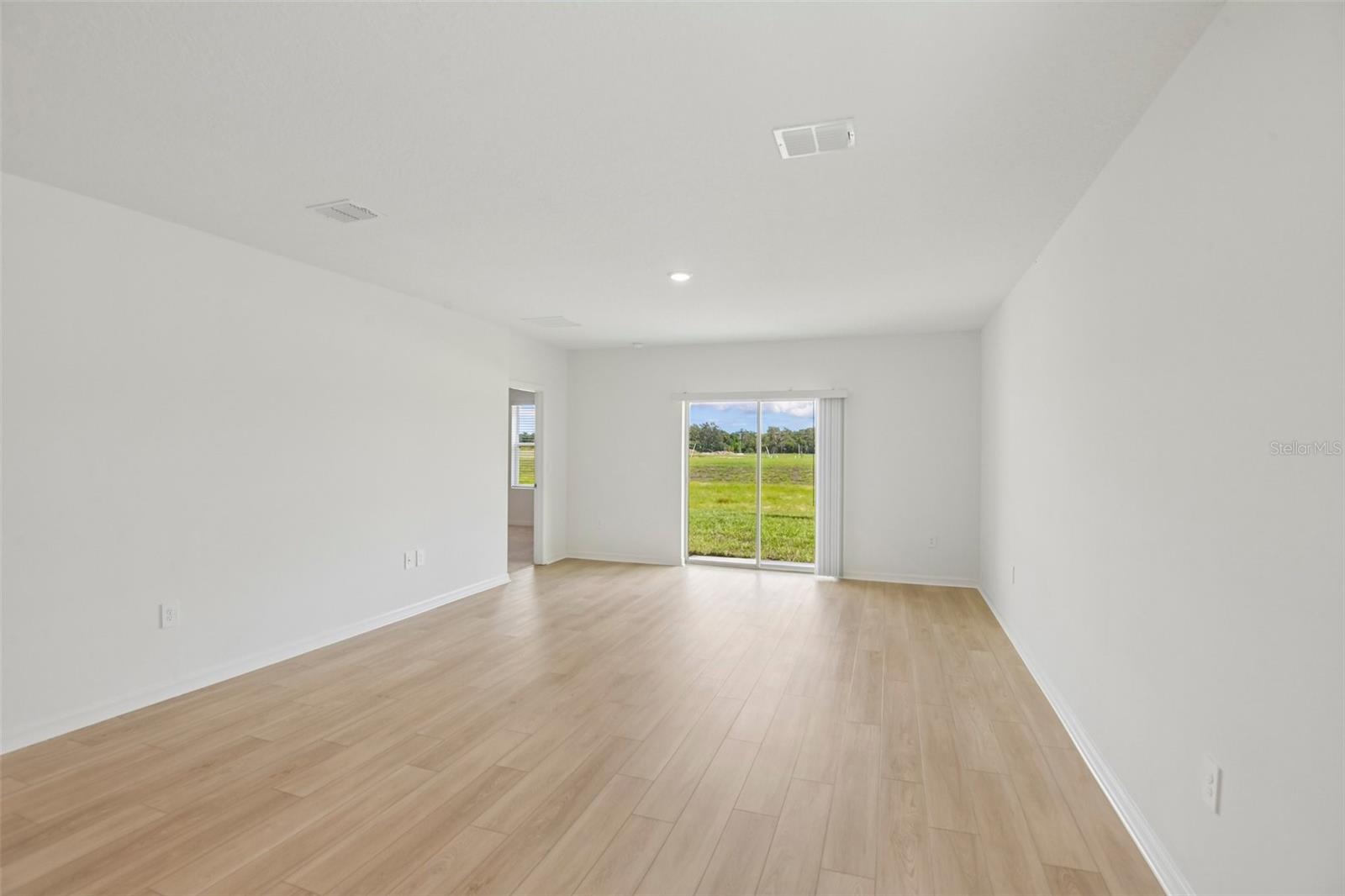 13721 Squall Ln Property Photo 12