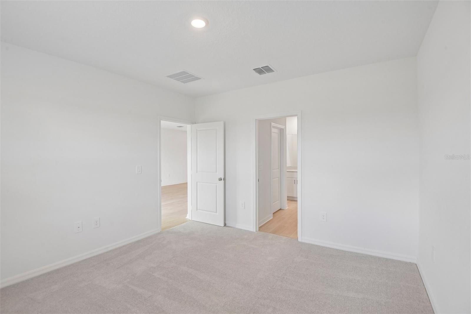 13721 Squall Ln Property Photo 16